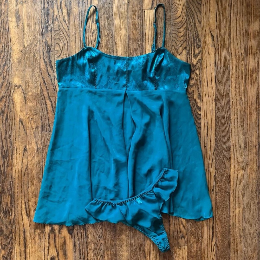 Victoria's Secret Emerald Green Lace Mesh Two Piece Lingerie Set